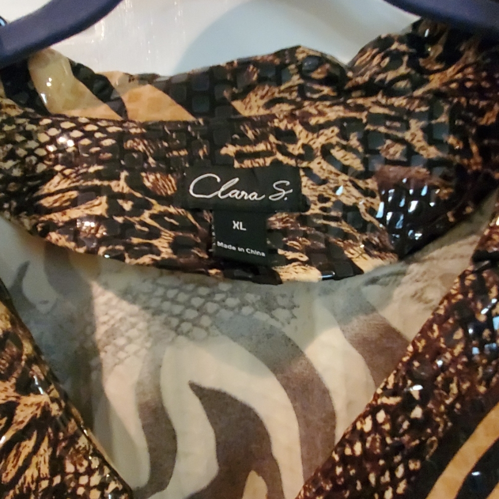 Clothes - Picture 2 of 3